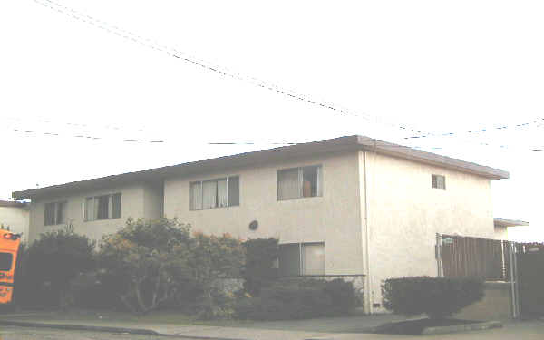 5446 Shasta Ave in San Pablo, CA - Foto de edificio - Building Photo