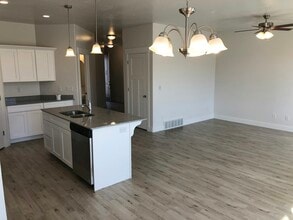 594 N 260 W in Orem, UT - Building Photo - Building Photo