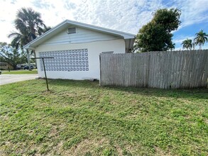 3923 Edgewood Ave in Ft. Myers, FL - Building Photo - Building Photo