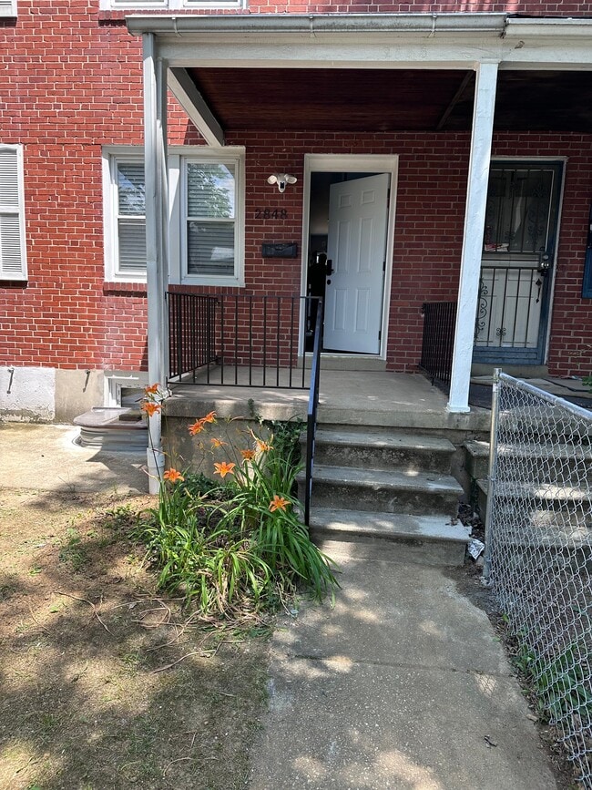 property at 2848 Edgecombe Cir S
