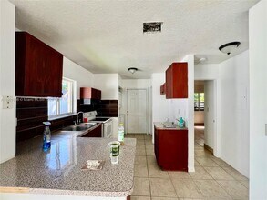 917 SW 8th Pl in Homestead, FL - Building Photo - Building Photo