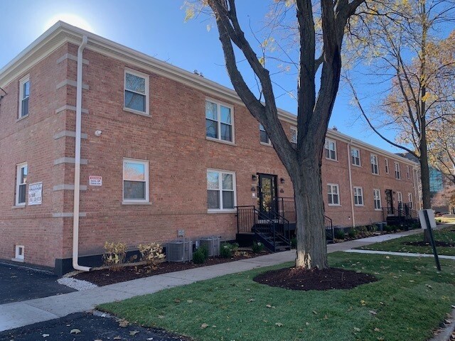 7225 Thomas St in River Forest, IL - Building Photo