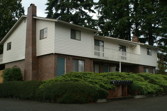 806 39th Ave SW in Puyallup, WA - Foto de edificio - Building Photo