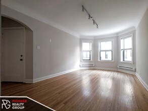 2315 N Rockwell St, Unit 2325-3A in Chicago, IL - Building Photo - Building Photo
