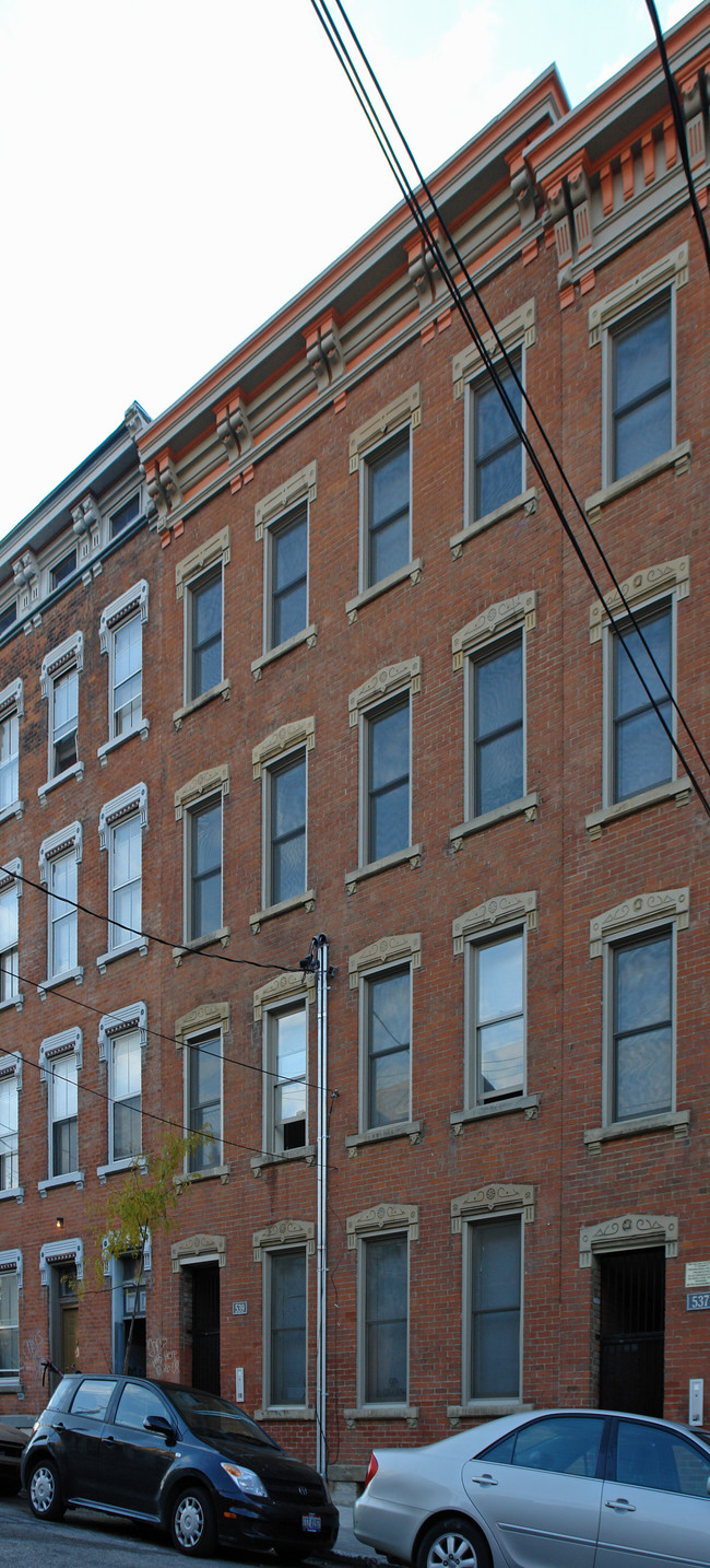 539 E Thirteenth St in Cincinnati, OH - Foto de edificio - Building Photo