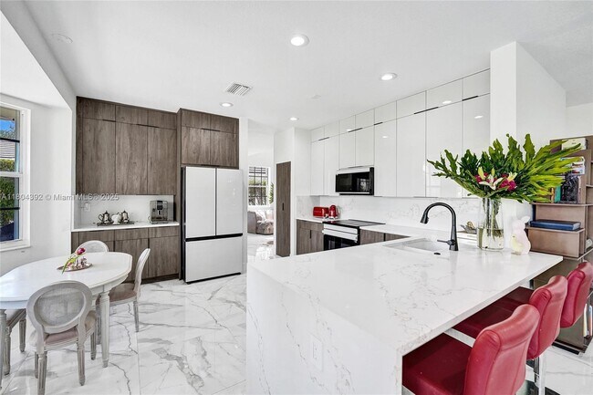 property at 1104 Cedar Falls Dr