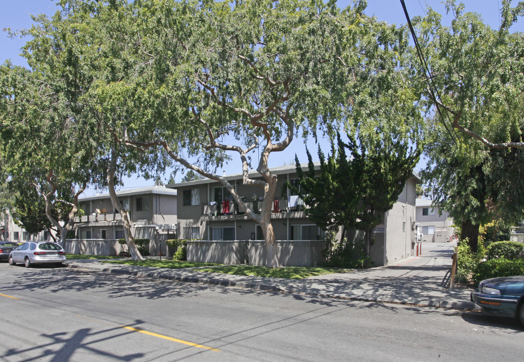 Weddell Arms Apartments in Sunnyvale, CA - Building Photo