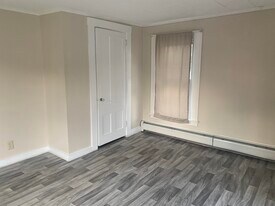 36 Union St in Somersworth, NH - Building Photo