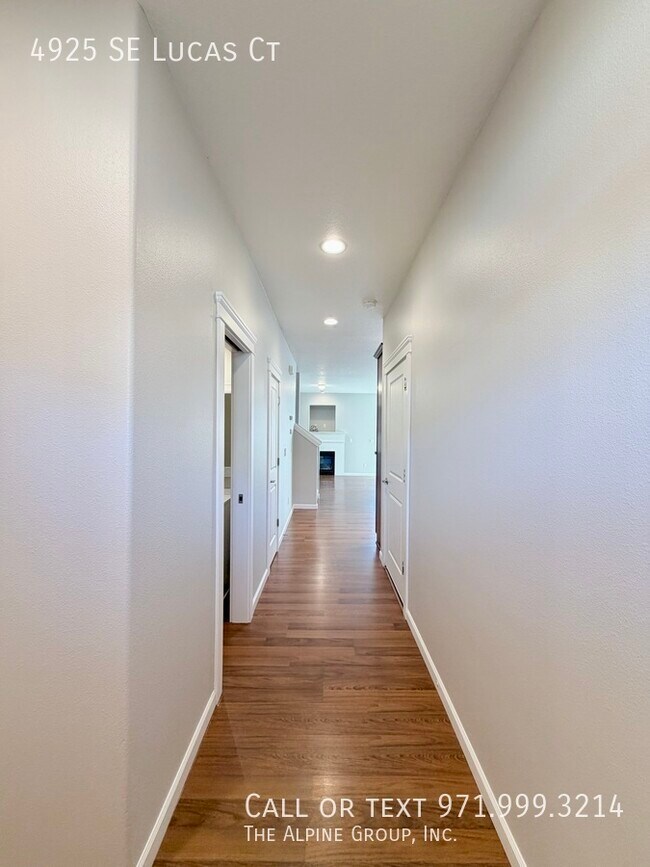 4925 SE Lucas Ct in Milwaukie, OR - Building Photo - Building Photo