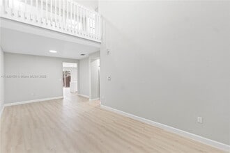 10761 SW 7th St in Miami, FL - Building Photo - Building Photo