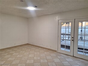 5842 Brisbane Pl in Las Vegas, NV - Building Photo - Building Photo