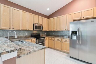 2221 Cypress Trace Cir in Orlando, FL - Foto de edificio - Building Photo