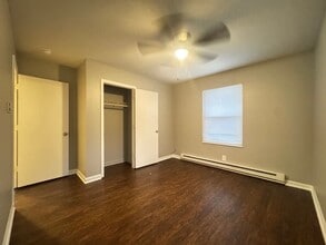 1921 Chris Dr in Lexington, KY - Building Photo - Building Photo