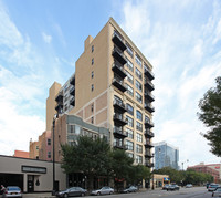 Landmark Lofts in Chicago, IL - Building Photo - Building Photo