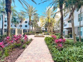 2421 NE 65th St in Fort Lauderdale, FL - Building Photo