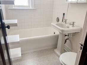 3620 N Marshfield Ave, Unit 3620-2A in Chicago, IL - Building Photo - Building Photo