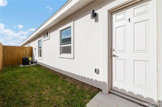 17 N 36th St in McAllen, TX - Building Photo - Building Photo