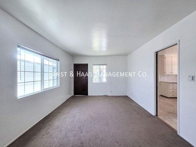 6576 Falcon Ave in Long Beach, CA - Building Photo - Building Photo