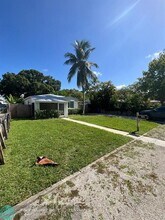 500 SW 13th St in Fort Lauderdale, FL - Building Photo - Building Photo