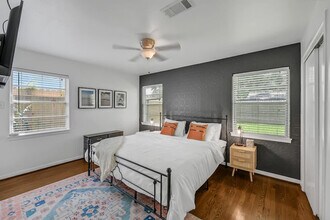 5415 Carew St, Unit SI ID1514813P in Houston, TX - Foto de edificio - Building Photo