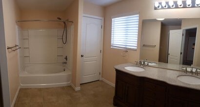 262 Wellington Dr in Kaysville, UT - Building Photo - Building Photo