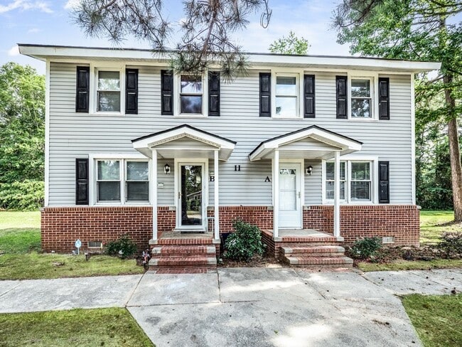 property at 11 Country Squire Ct