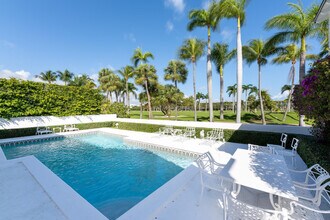 229 Pendleton Ave in Palm Beach, FL - Foto de edificio - Building Photo