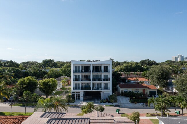 2010 SW 25th Ter in Miami, FL - Foto de edificio - Building Photo