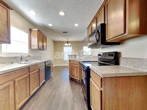 6885 Southern Oaks Dr W in Jacksonville, FL - Building Photo - Building Photo