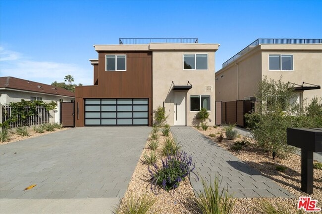 15207 Morrison St in Los Angeles, CA - Building Photo - Building Photo