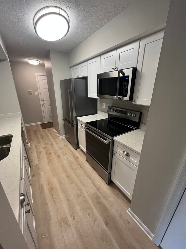 property at 904 Jessicas Ln