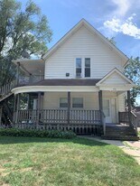 441 Addison St in Elgin, IL - Building Photo