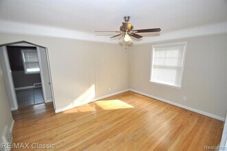 1208 N Wilson Ave in Royal Oak, MI - Building Photo - Building Photo
