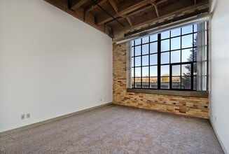 Off Broadway Apartments - Price Per Bedroom in Grand Rapids, MI - Building Photo - Building Photo