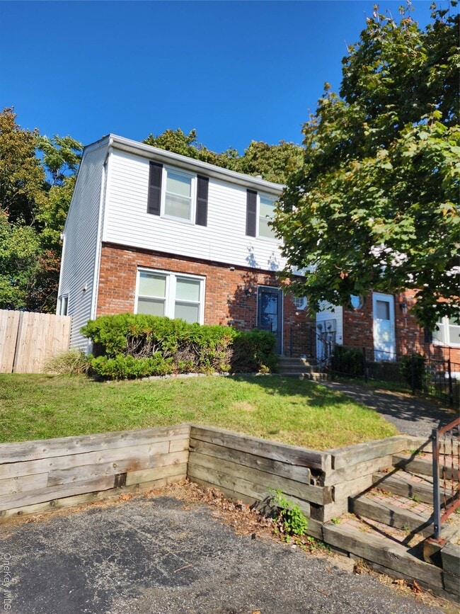 3 Harbor Hill Ct in Beacon, NY - Building Photo - Building Photo