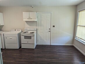2106 Griffith Dr NW in Huntsville, AL - Building Photo - Building Photo
