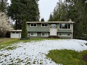 8808 171st Ave NE in Redmond, WA - Building Photo - Building Photo