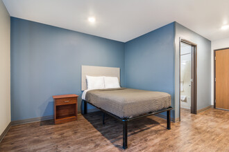 Furnished Studio-Fayetteville in Fayetteville, NC - Foto de edificio - Building Photo