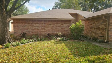 2610 Strait Ln in Houston, TX - Building Photo - Building Photo