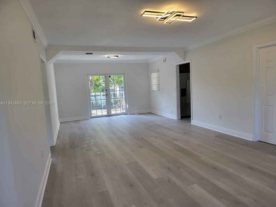 2330 SW 31st Ave in Miami, FL - Building Photo