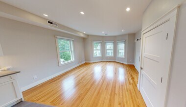 72 Spring St, Unit 1A in Cambridge, MA - Building Photo - Building Photo