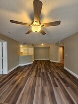 4177 N Haverhill Rd in West Palm Beach, FL - Building Photo