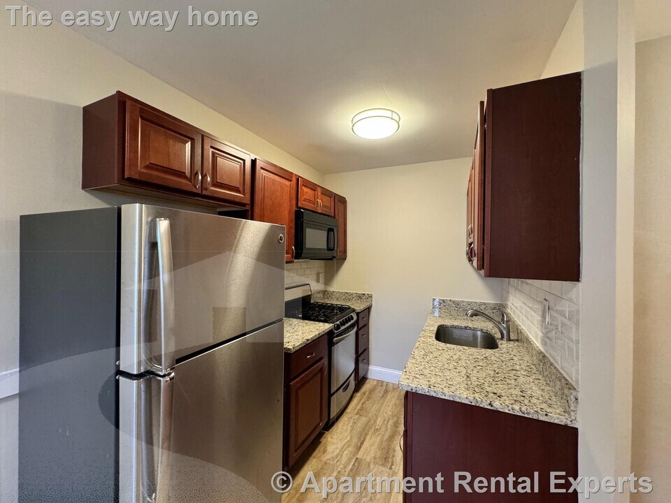 4 Cogswell Ave in Cambridge, MA - Building Photo