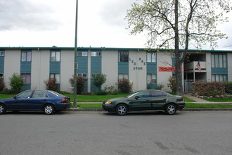 Santana Gardens in San Jose, CA - Foto de edificio - Building Photo