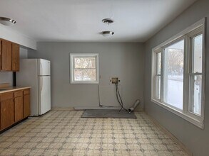 207 E Oak St in Carbondale, IL - Building Photo - Building Photo