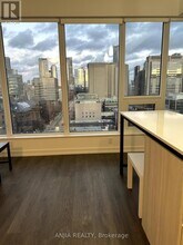 203-1203 College St in Toronto, ON - Building Photo - Building Photo