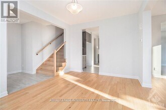 169 Gosling Cres in Ottawa, ON - Building Photo - Building Photo
