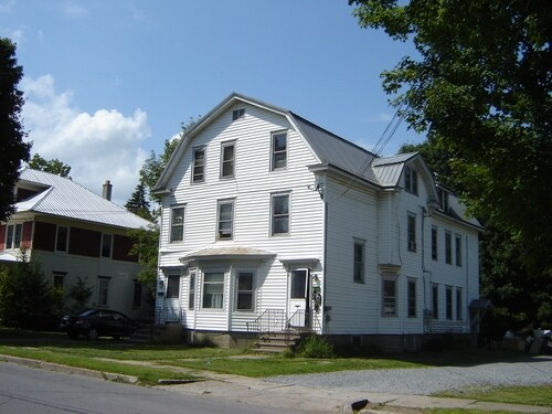 114 Thornton Ave in Boonville, NY - Foto de edificio