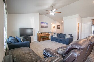 289 W 2280 N in Tooele, UT - Building Photo - Building Photo