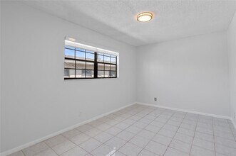 608 NE 29th Dr in Wilton Manors, FL - Building Photo - Building Photo